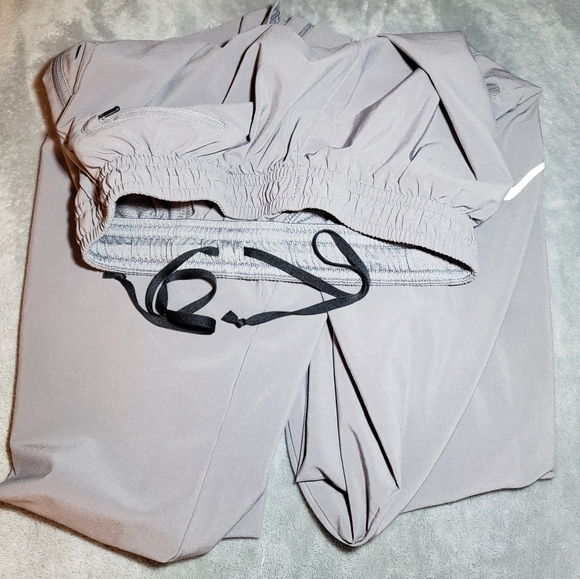 Nike Men's Dri-FIT Zippered Cuff, Windbreaker Pants - Size Medium - Picture 8 of 9